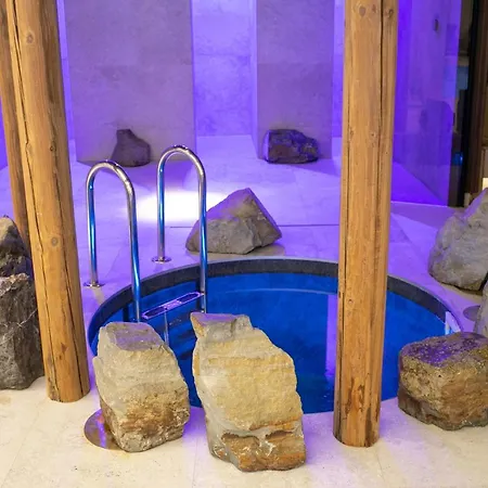 Hvoya Hotel 3*