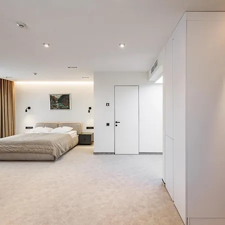 Hotel Hvoya 3*