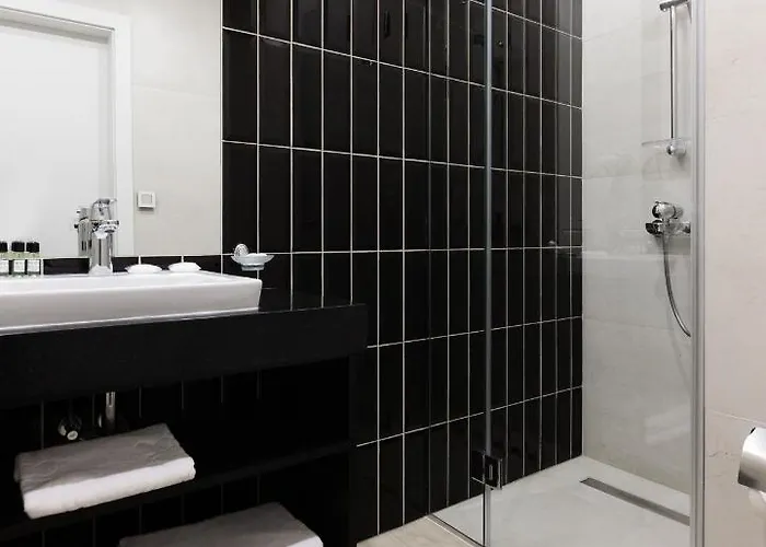 Hvoya & 3* 布克维