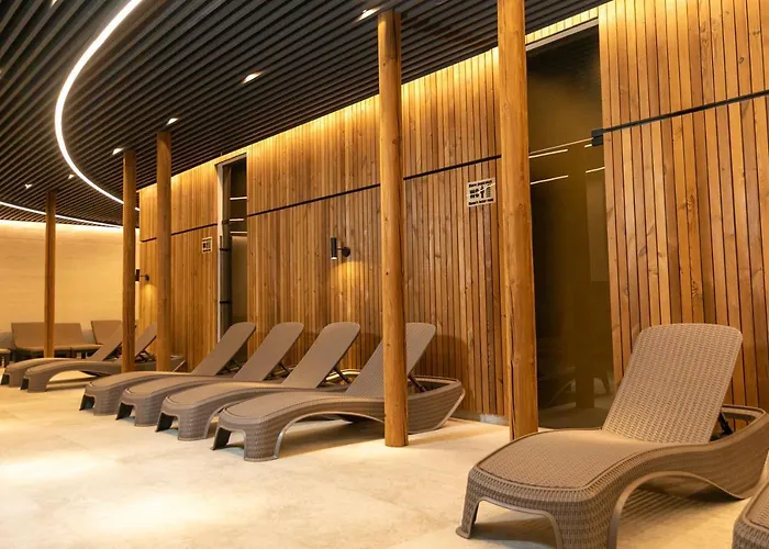 Hvoya & Hotel 3*