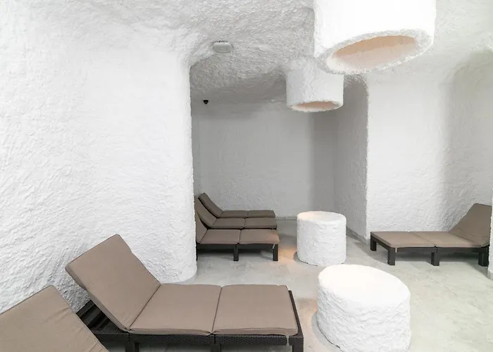 Hotel Hvoya & 3*