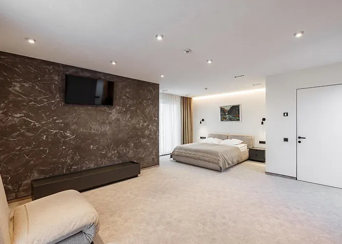 Hvoya & Otel 3*