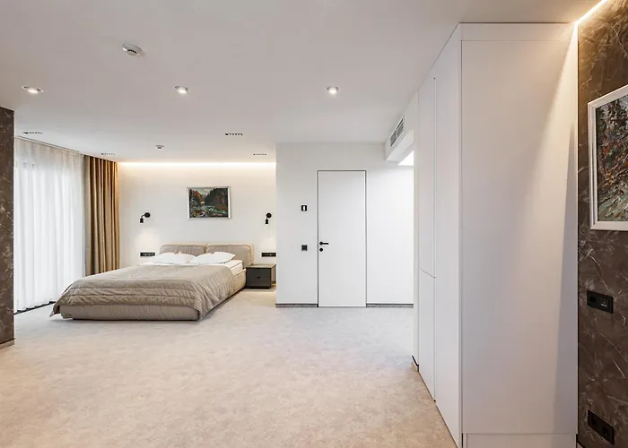 Otel Hvoya & 3*