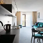 Hotel Hvoya & 3*