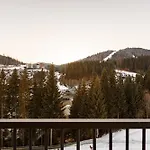 Hvoya & Hotel Bukovel